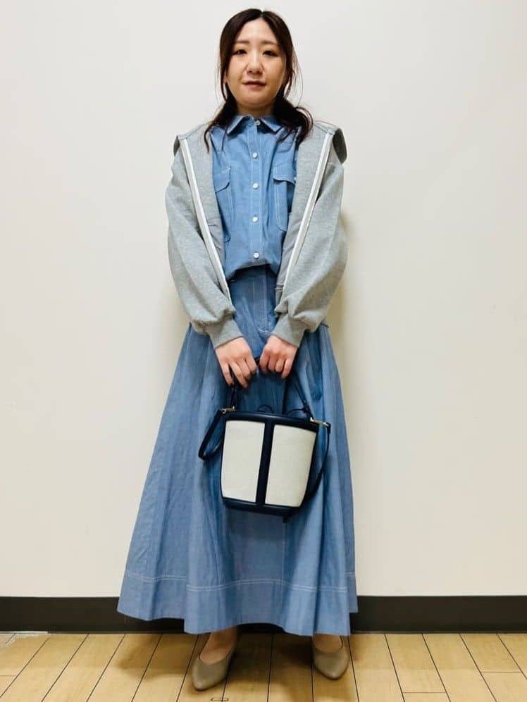 miiiさんの「Reflect｜ダンガリータックフレアスカート」を使ったコーディネート