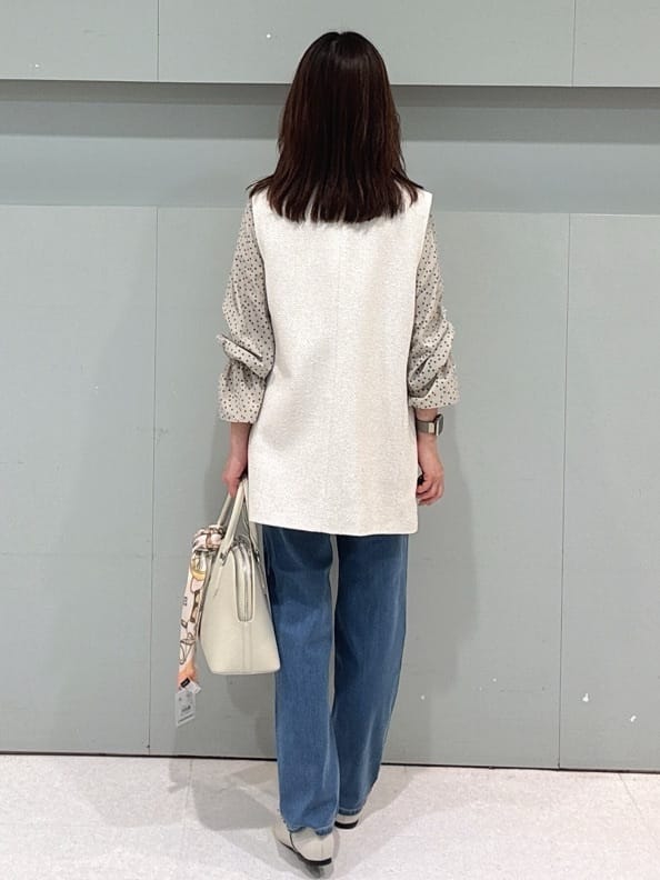 makiさんの「UNTITLED｜【オンオフ使える】スラブツイード ジレ」を使ったコーディネート