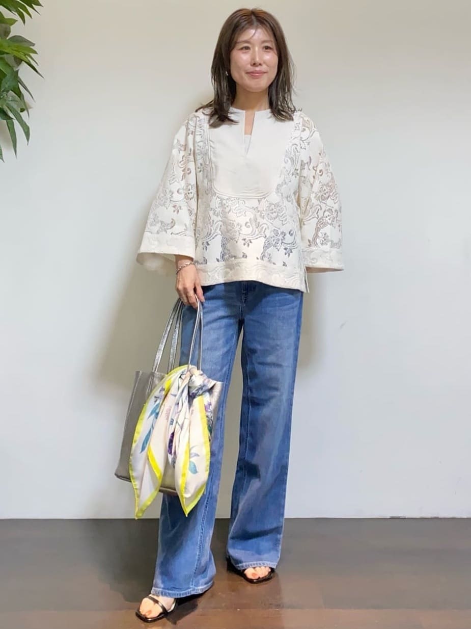 tomoさんの「UNTITLED｜【Healthy DENIM】別注Quiche（キッシュ）セミフレアデニム」を使ったコーディネート