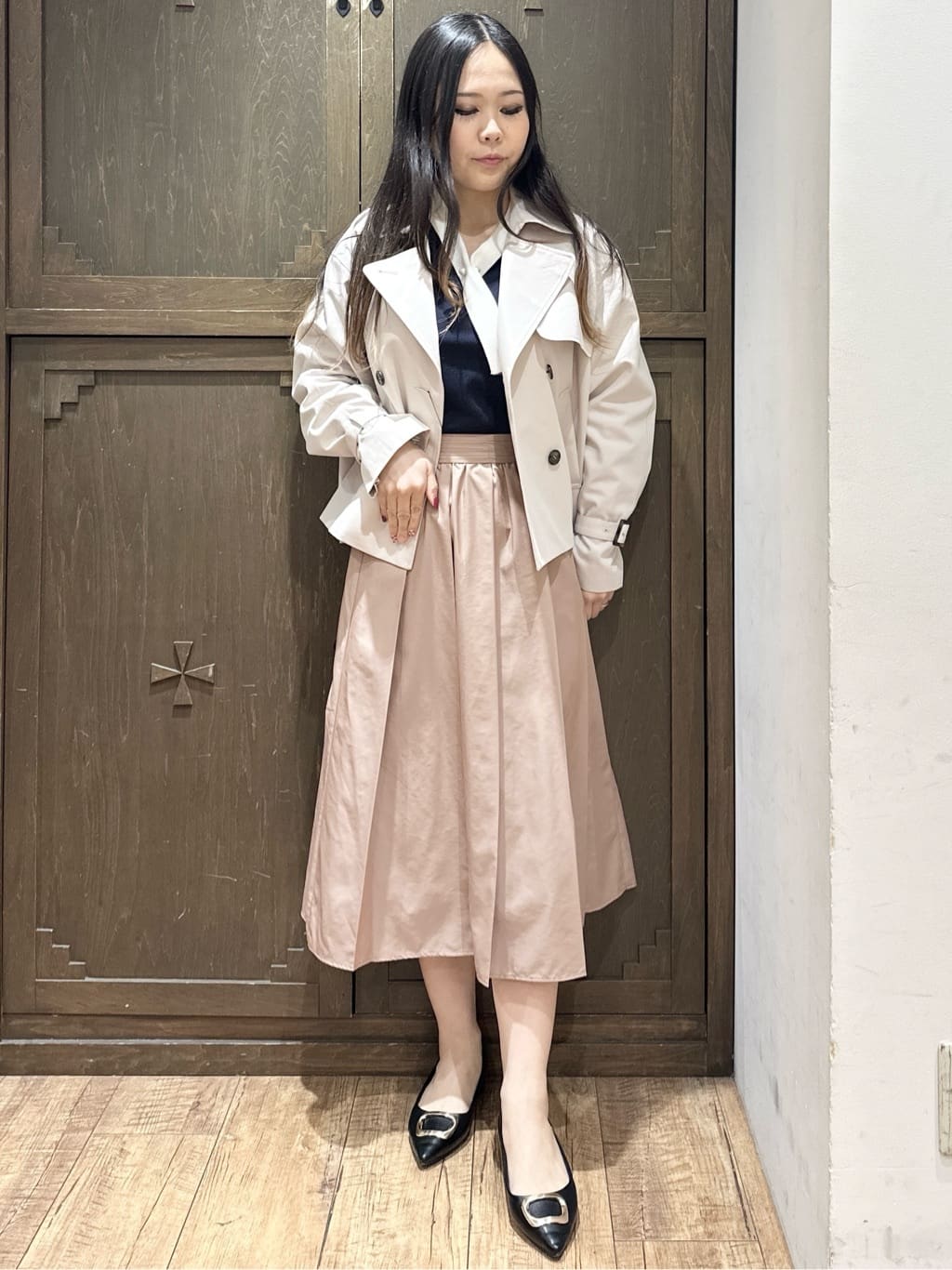 kanaさんの「index｜キャンディスリーブショートトレンチコート【洗濯機OK／撥水／防花粉】《5col》」を使ったコーディネート