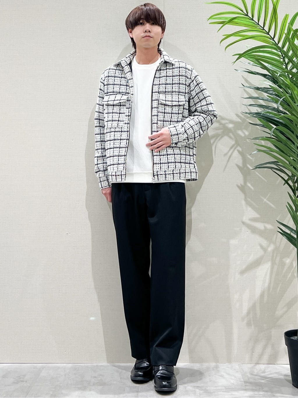 SHI-MAさんの「THE SHOP TK｜【カジュアルに上品さをプラス】変わり織ツイードブルゾン　洗濯機OK」を使ったコーディネート