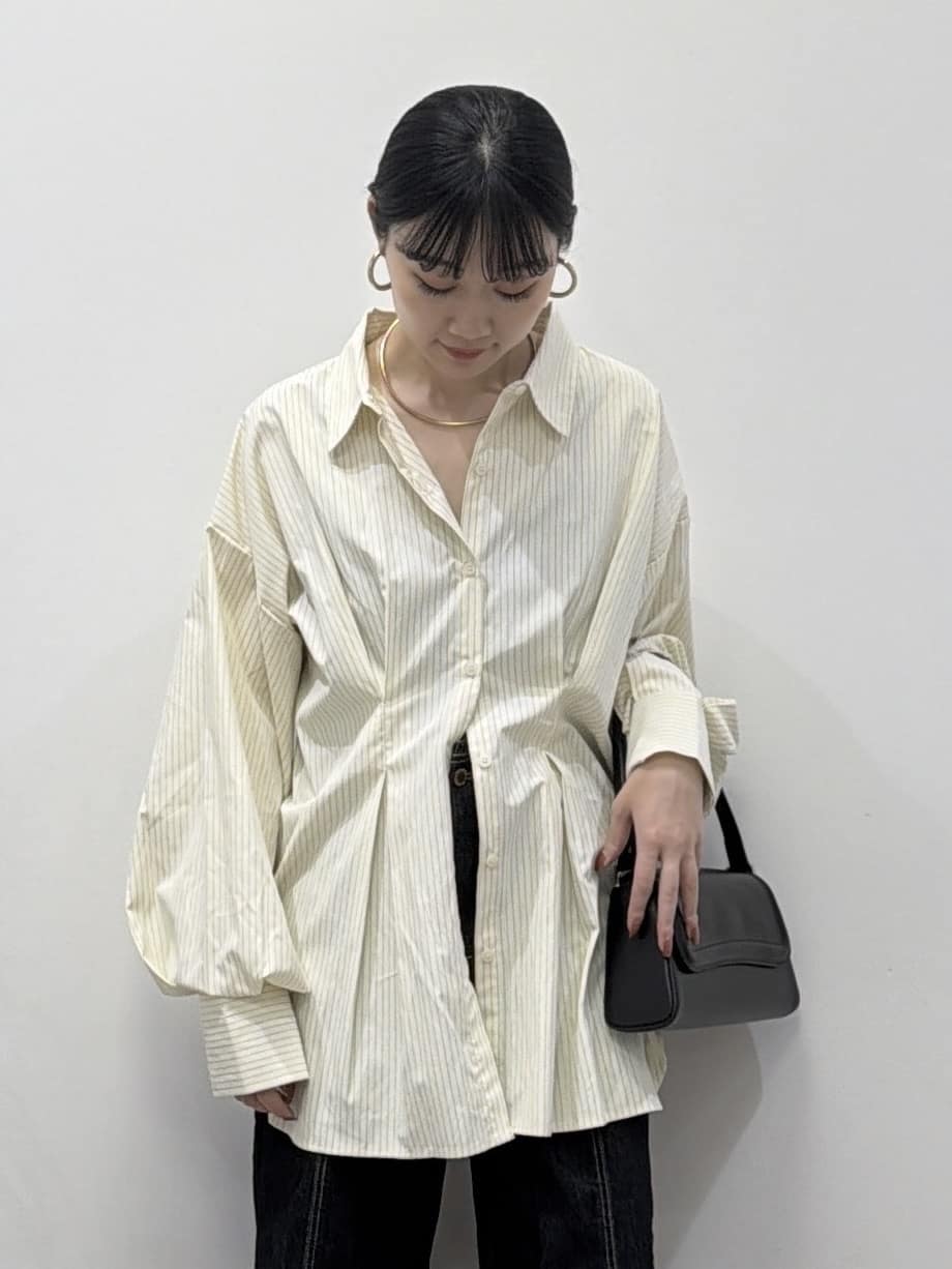 rinaさんの「INDIVI｜ハイウエストカットオフデニム」を使ったコーディネート