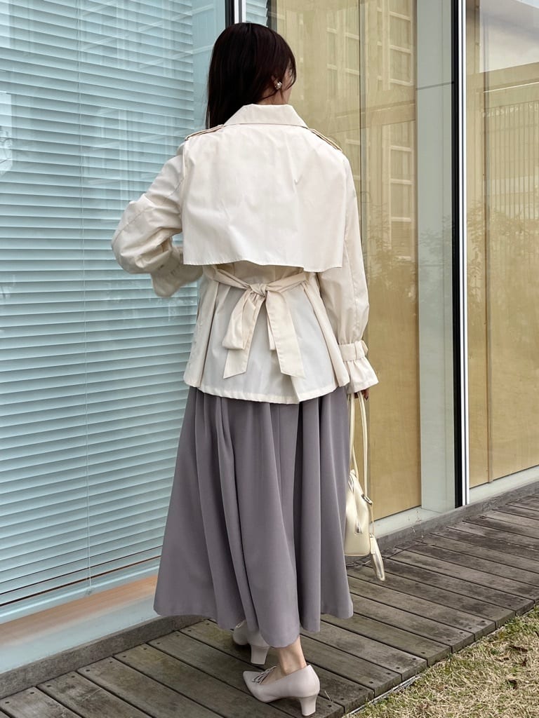 はばさんの「Couture brooch｜【撥水・洗える】ハーフ トレンチコート」を使ったコーディネート