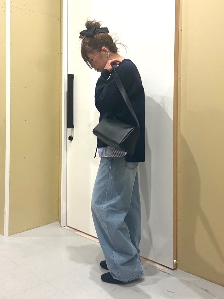えみ子さんの「SHOO･LA･RUE｜カジュアルからきれいめまで ワンハンドル ショルダーバッグ」を使ったコーディネート