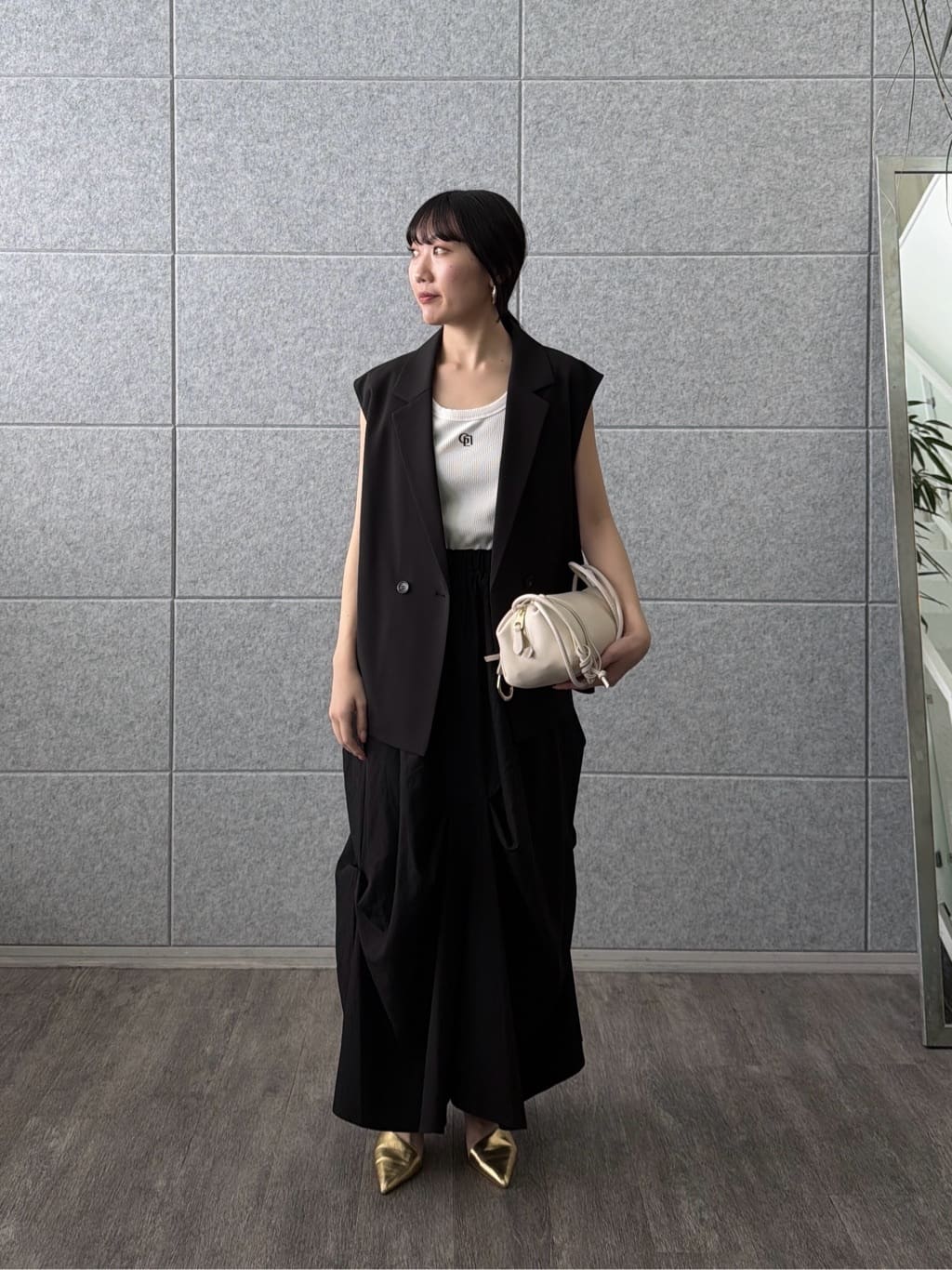 rinaさんの「INDIVI｜Comfy SET UP｜ベルテッドジレ【セットアップ対応／通勤／カセット服／接触冷感／UVカット】」を使ったコーディネート