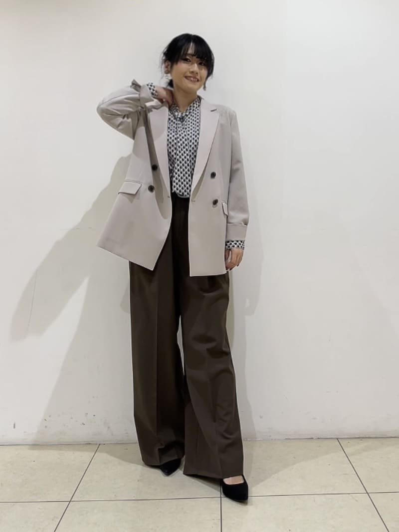 watanabeさんの「UNTITLED｜【新色追加/セットアップ可】エアリー ダブルブレストジャケット」を使ったコーディネート