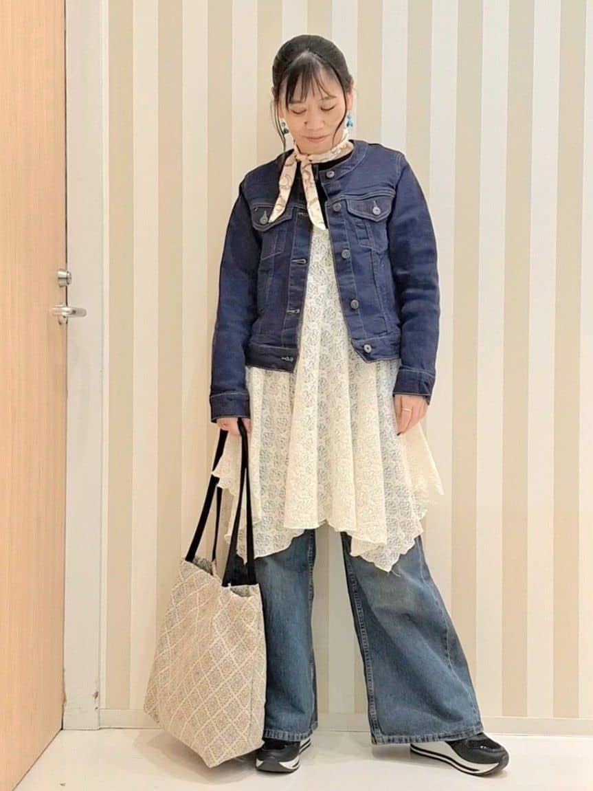 Saoさんの「SHOO･LA･RUE｜【前後2WAYネック】レイヤードスタイルにおすすめ レースキャミチュニック」を使ったコーディネート