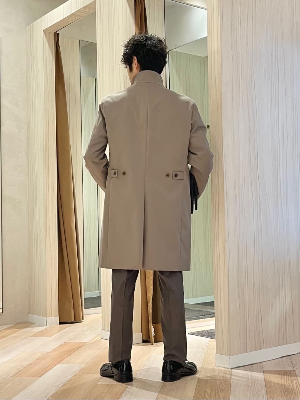 URAさんの「TAKEO KIKUCHI｜撥水ツイル スタンドカラー コート」を使ったコーディネート