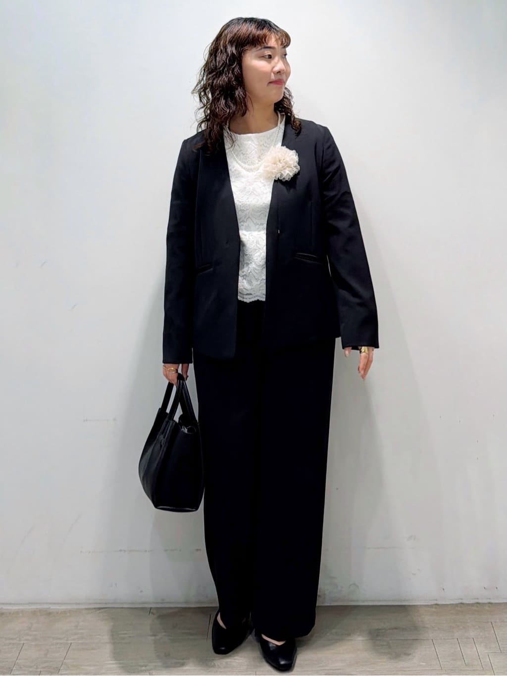 sumicaさんの「OPAQUE.CLIP｜《通勤／セットアップ対応》 Vネックジャケット／ダブルクロス【洗濯機OK】」を使ったコーディネート