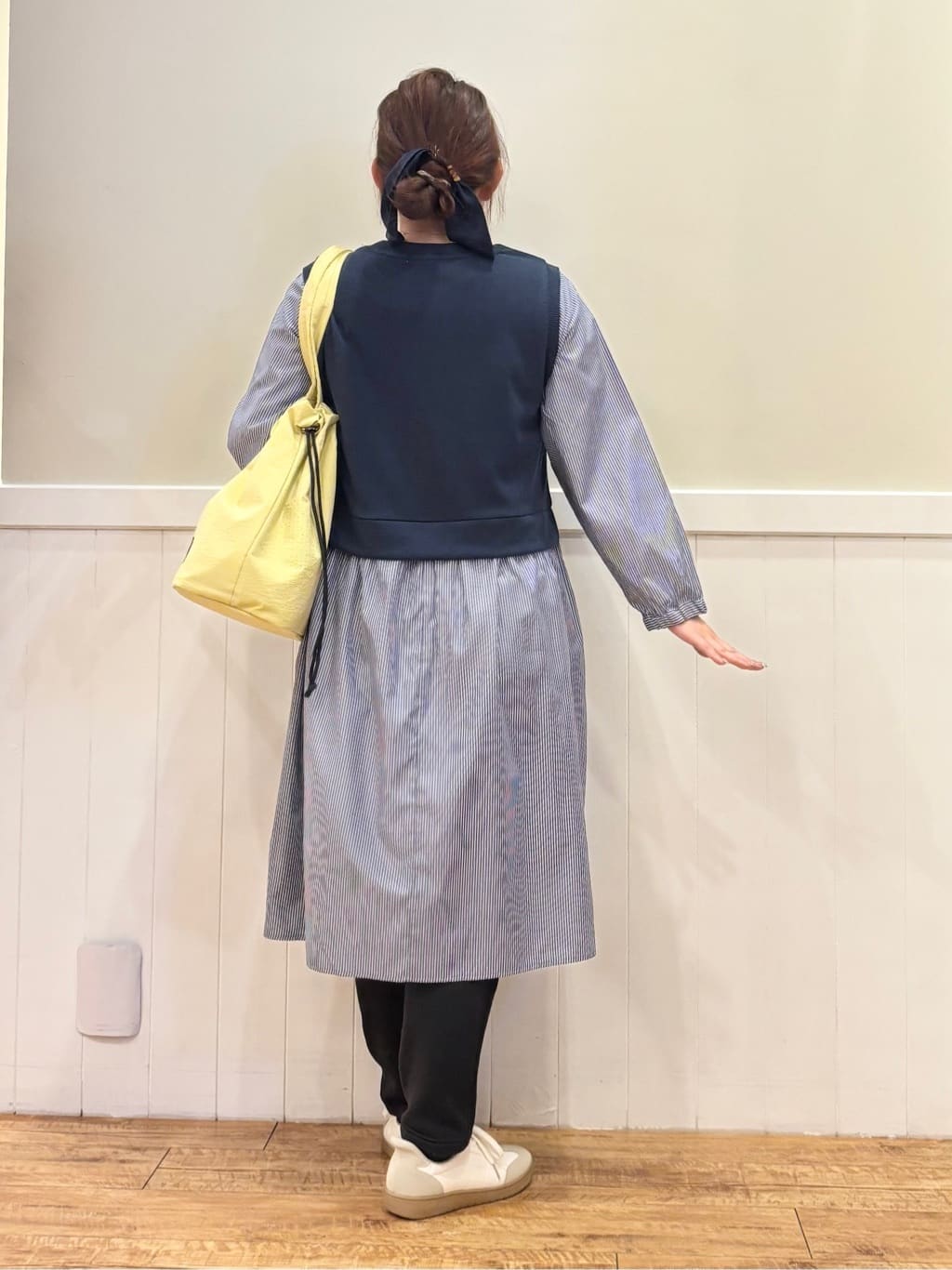 ハチさんの「SHOO･LA･RUE｜【S-LL/体型カバー】ストライプが爽やか　ベストドッキングシャツワンピース」を使ったコーディネート