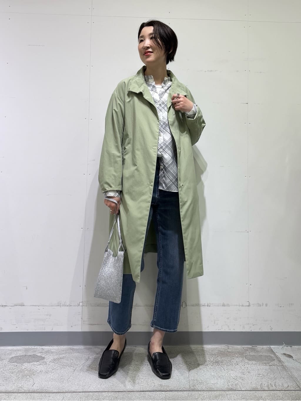 yuriさんの「INDIVI｜【褒められデニム】スリムストレート デニムパンツ」を使ったコーディネート