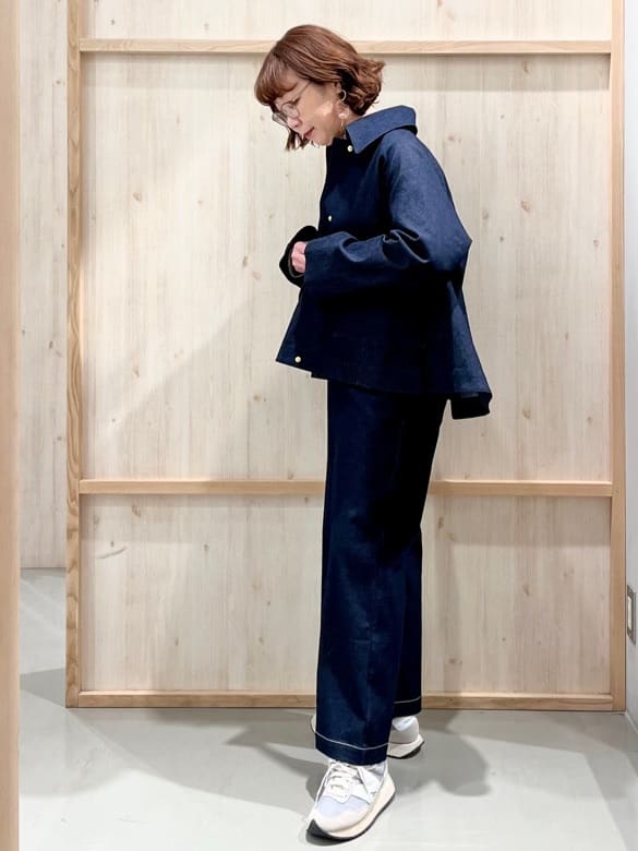 nakoさんの「THE SHOP TK｜大人かっこいい 軽やかデニム＆チノブルゾン」を使ったコーディネート