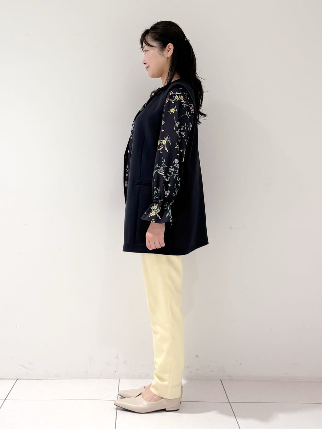 momokoさんの「INDIVI｜【洗える／多機能／SETUP可】着る日傘ジレジャケット」を使ったコーディネート