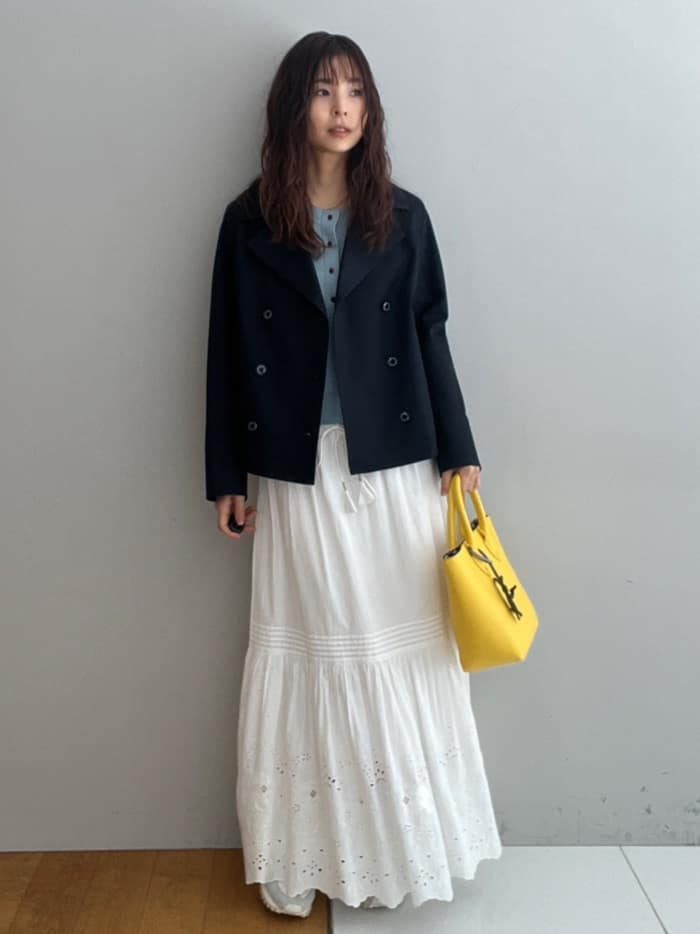misaさんの「DRESSTERIOR｜【ウォッシャブル/撥水素材】Aラインショートトレンチジャケット」を使ったコーディネート