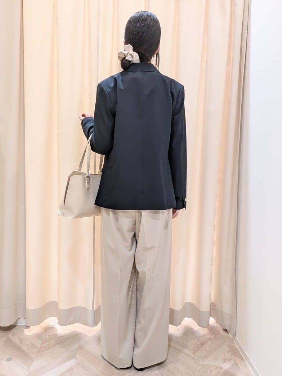 hinaさんの「SHOO･LA･RUE｜【セットアップ可/S-LL/洗濯機可】マニッシュに決まる ダブルブレストジャケット」を使ったコーディネート