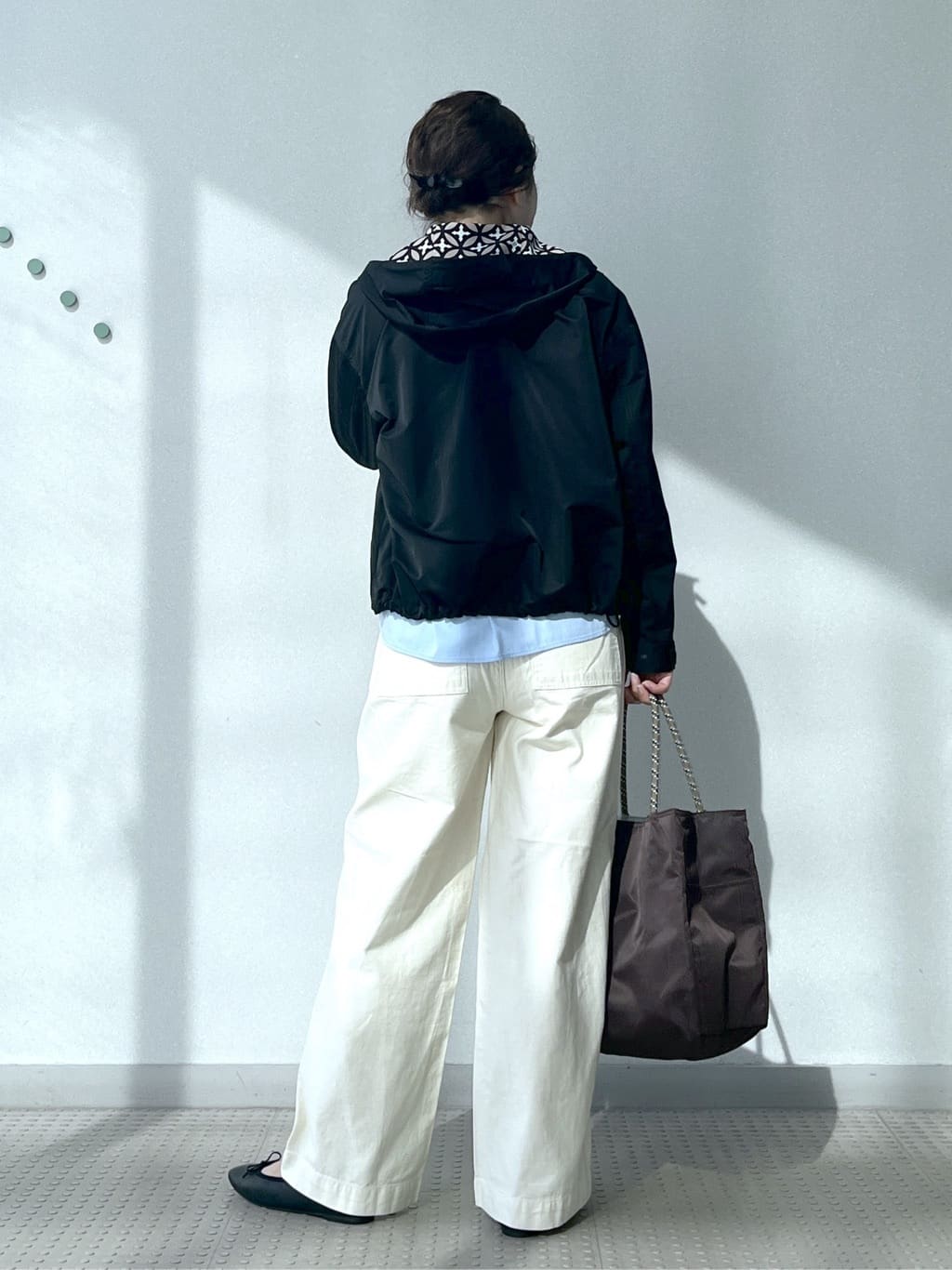 Soeさんの「DRESSTERIOR｜【ウォッシャブル/撥水素材】撥水ツイル マウンテンパーカー」を使ったコーディネート