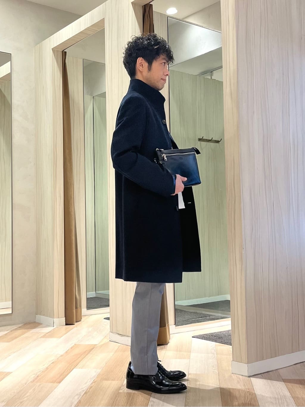 URAさんの「TAKEO KIKUCHI｜【ウールカシミヤブレンド】ビーバー調 スタンドカラー コート」を使ったコーディネート