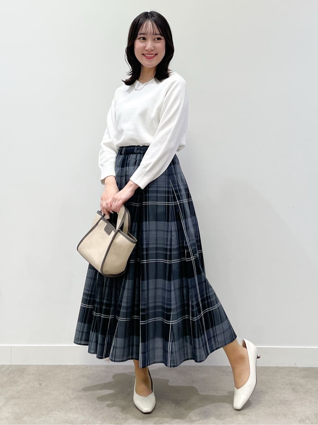 yukariさんの「Dessin｜【洗える】コットンVネックニット」を使ったコーディネート