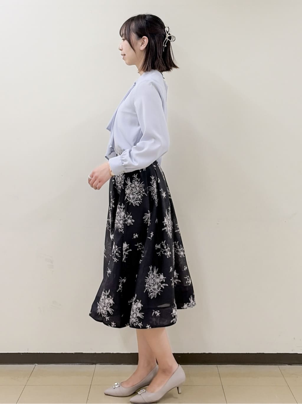 yurinaさんの「index｜アシンメトリーボウタイブラウス【洗濯機OK／イージーアイロン／防シワ】《XS～LL》」を使ったコーディネート