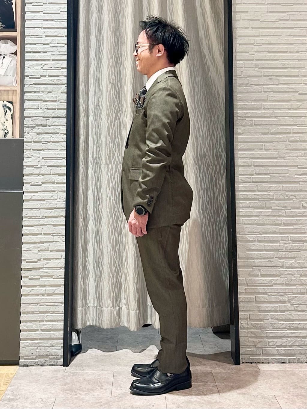 KENJI Iさんの「THE SHOP TK｜ライトエバーデニム ジャケット 洗濯機OK/ストレッチ/セットアップ可」を使ったコーディネート