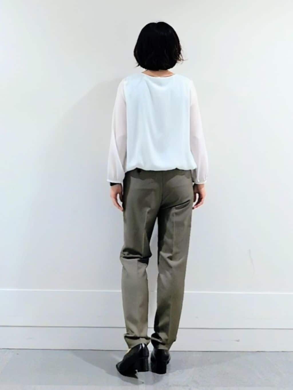 ミズタさんの「UNTITLED｜【透けにくい/ウエストイン見え】パウダリーブラウス」を使ったコーディネート