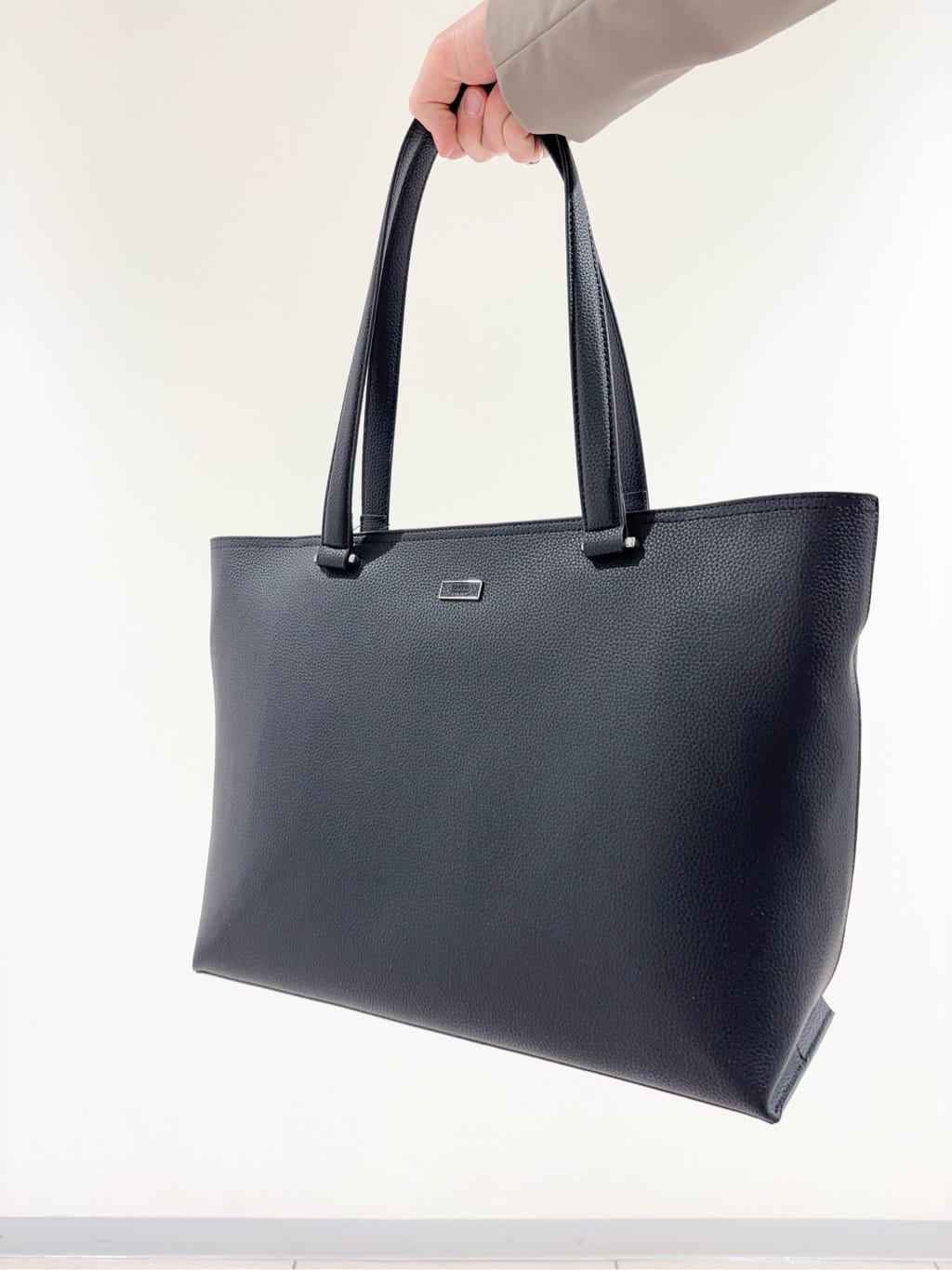 及川さんの「TAKEO KIKUCHI｜撥水ツイル スタンドカラー コート」を使ったコーディネート