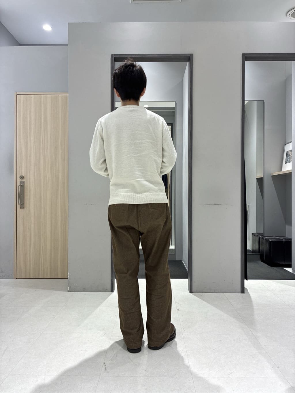 わいずみさんの「TAKEO KIKUCHI｜【Air Palette Knit】ワンポイント カラーニット プルオーバー」を使ったコーディネート