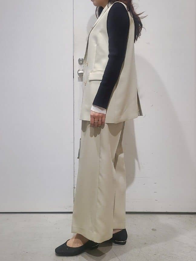 hmさんの「OPAQUE.CLIP｜レイヤード風クルーネックリブニット【洗濯機OK】」を使ったコーディネート