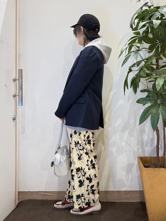 misakiさんの「SHOO･LA･RUE｜【洗濯機可/イージーケア/UV】オンオフ使える　ゆったりダブルジャケット」を使ったコーディネート