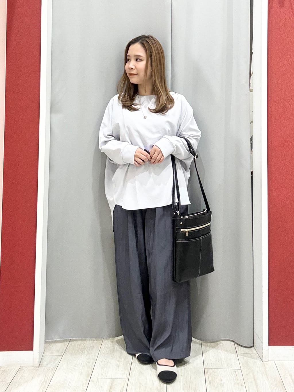 shioさんの「SHOO･LA･RUE｜【洗濯機可/UV】さらっとしたタッチが心地よい ミドルカーディガン」を使ったコーディネート