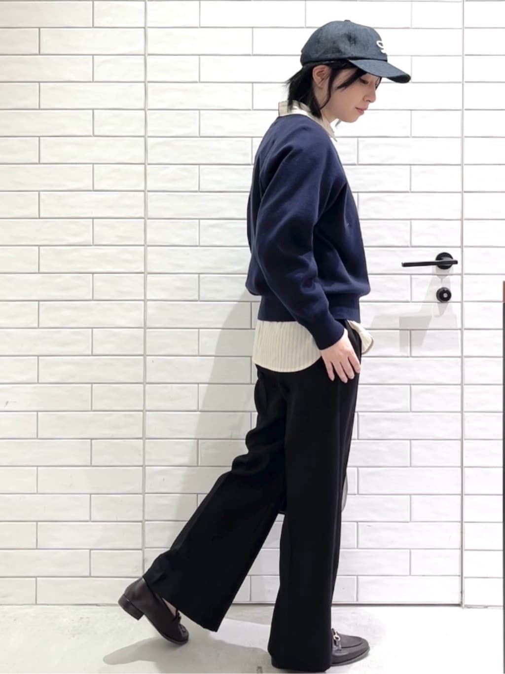 しおりさんの「OPAQUE.CLIP｜スウェットライクニット【洗濯機OK】」を使ったコーディネート