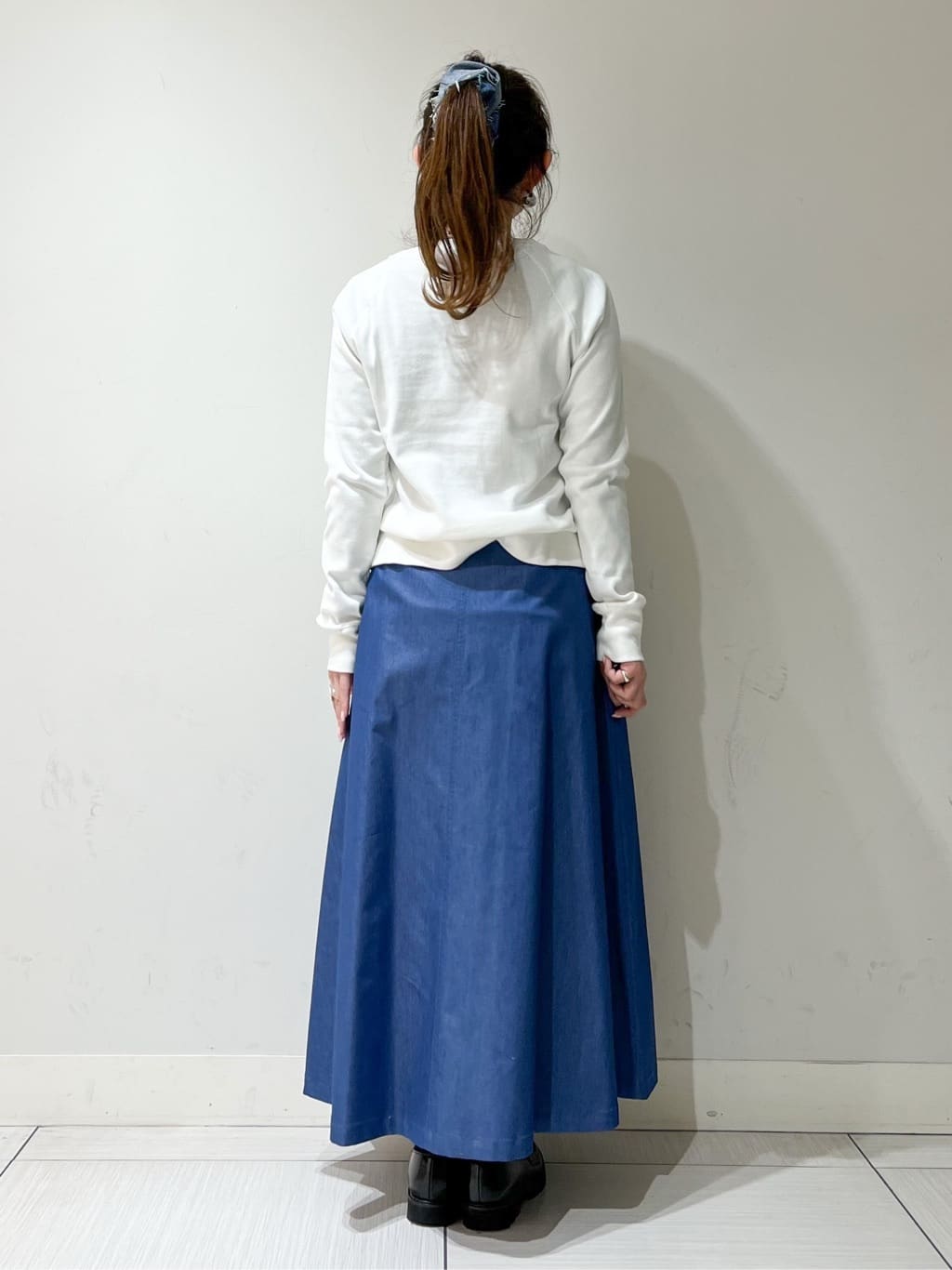 じゅんさんの「DRESSTERIOR｜【接触冷感/吸水速乾】クールタッチ デニムライク タックスカート」を使ったコーディネート