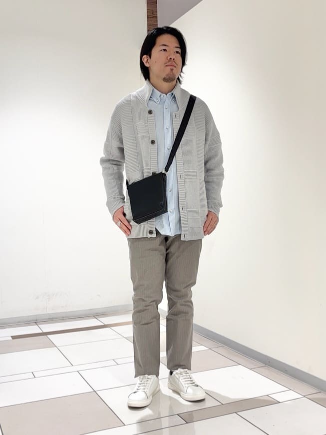 及川さんの「TAKEO KIKUCHI｜畦編みチェック ニットカーディガン」を使ったコーディネート