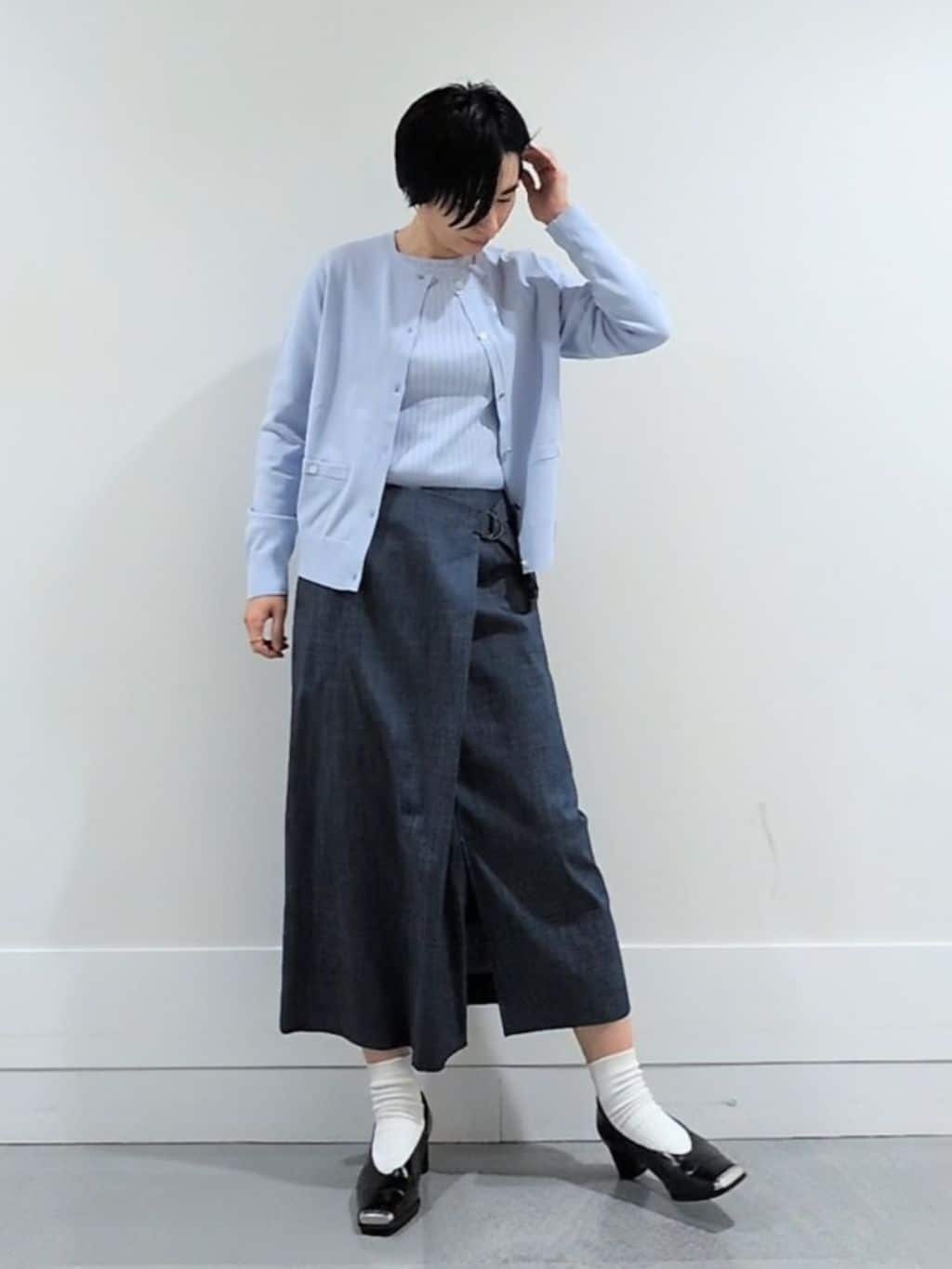 ミズタさんの「UNTITLED｜【洗える/後ろウエストゴム】デニム調シャンブレーナロースカート」を使ったコーディネート
