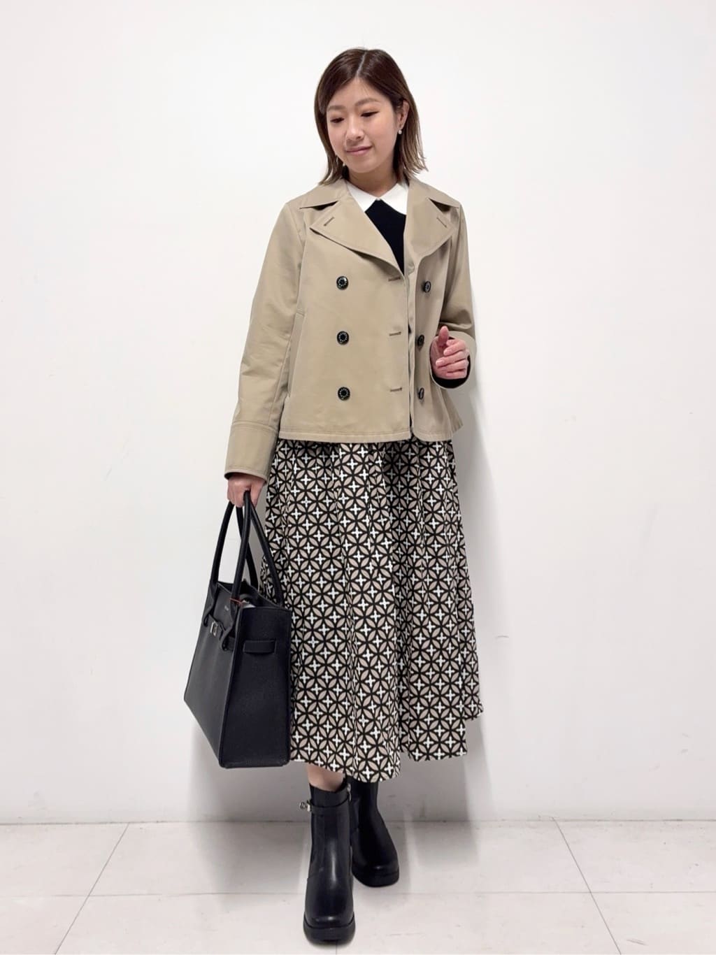 Nishijimaさんの「DRESSTERIOR｜【ウォッシャブル/撥水素材】Aラインショートトレンチジャケット」を使ったコーディネート