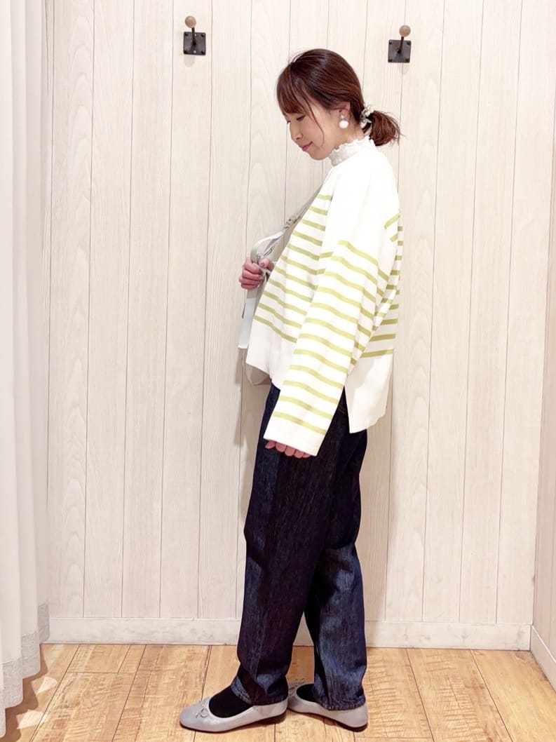 あいこさんの「SHOO･LA･RUE｜【SHOO・LA・RUE DENIM】大人のきれいめカジュアルに デニムテーパードパンツ」を使ったコーディネート