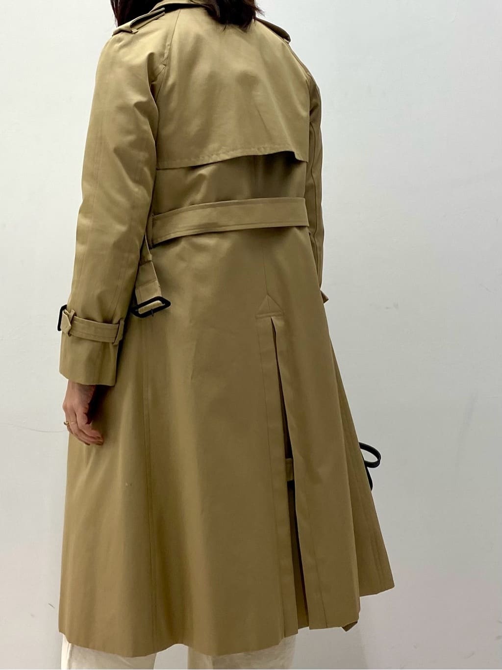 Sawaguchiさんの「DRESSTERIOR｜◆【撥水/透湿素材】コットンギャバジントレンチコート」を使ったコーディネート