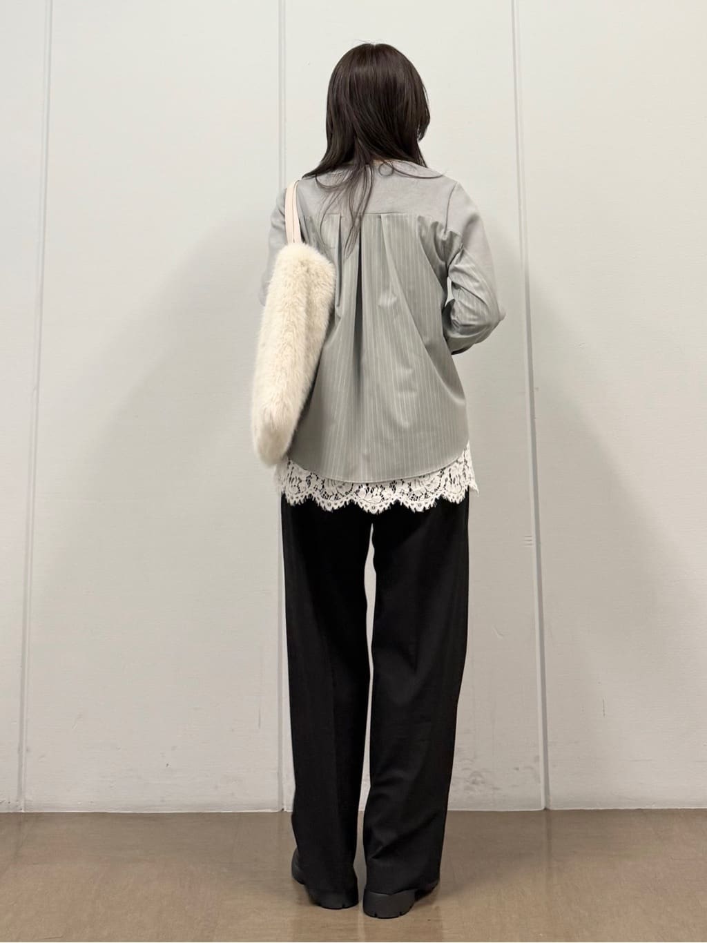 mizukiさんの「INDIVI｜【洗える／選べる8色】トーンアップニット」を使ったコーディネート