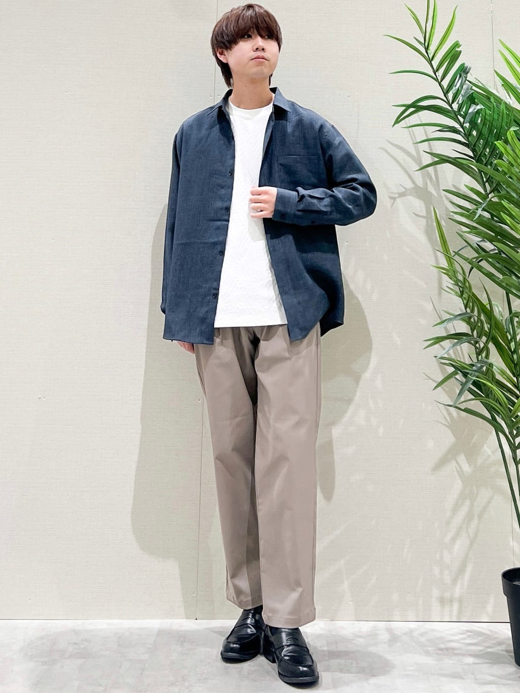 SHI-MAさんの「THE SHOP TK｜【LINO FINE】リネンライク 長袖シャツ UVカット/イージーケア/吸水速乾/洗濯機OK」を使ったコーディネート
