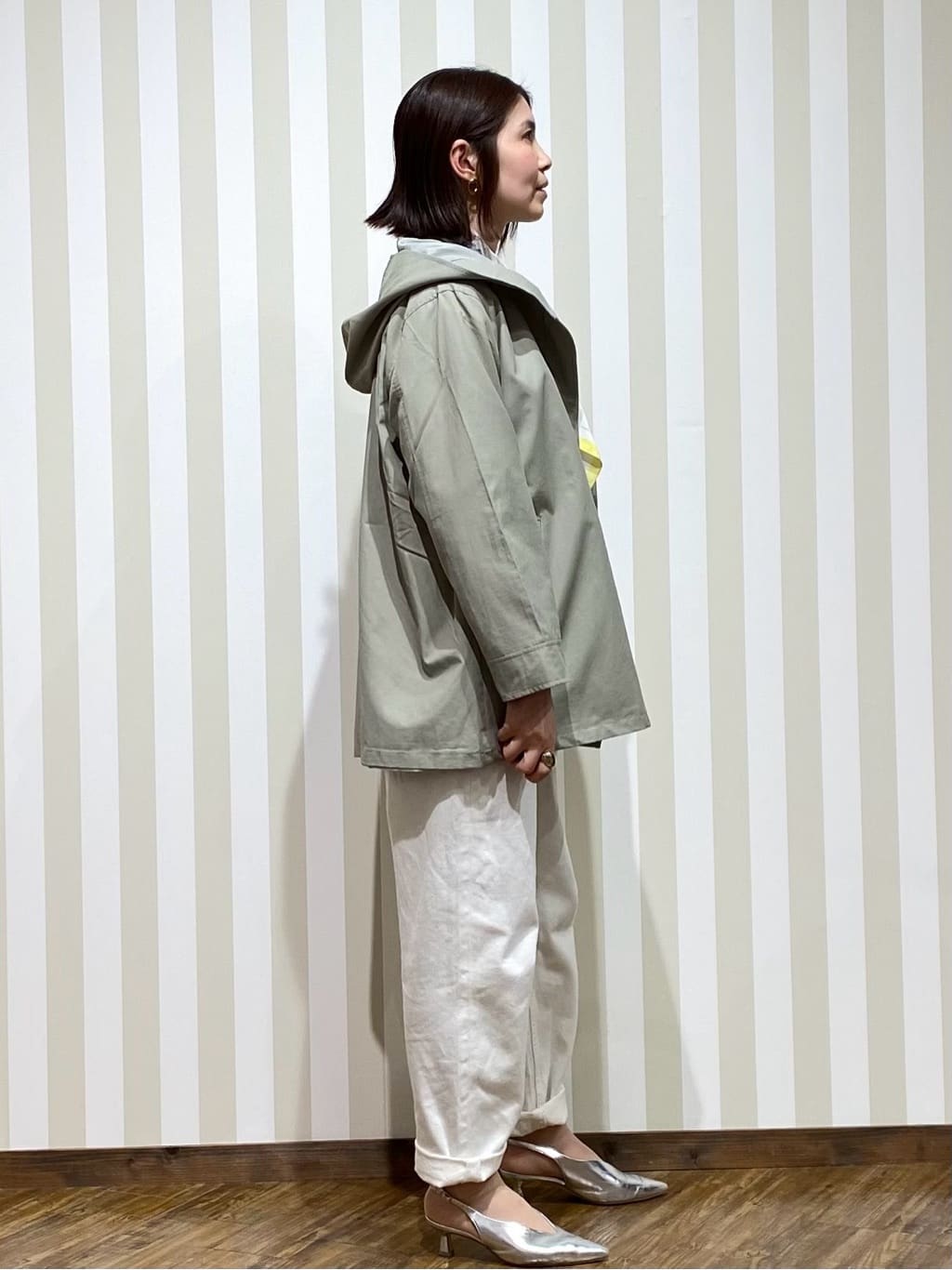 SAOさんの「SHOO･LA･RUE｜【防花粉/洗濯機可/S-LL】ゆったり着られる 大人のテントフーディージャケット」を使ったコーディネート