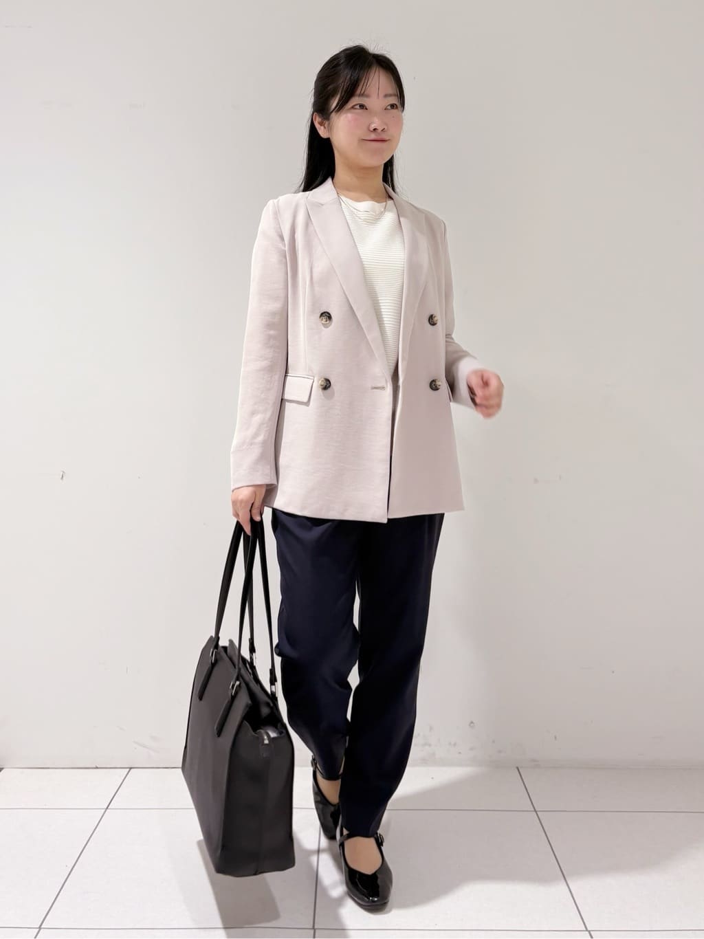 momokoさんの「INDIVI｜【洗える／キレイ色】体型カバー無縫製ニット」を使ったコーディネート