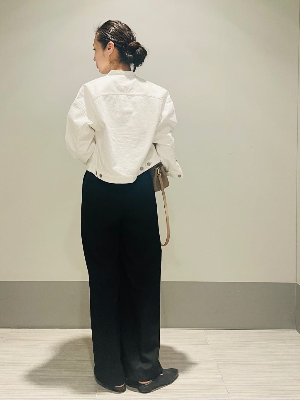 Annさんの「DRESSTERIOR｜【ウォッシャブル】バンドカラー ホワイトＧジャン」を使ったコーディネート