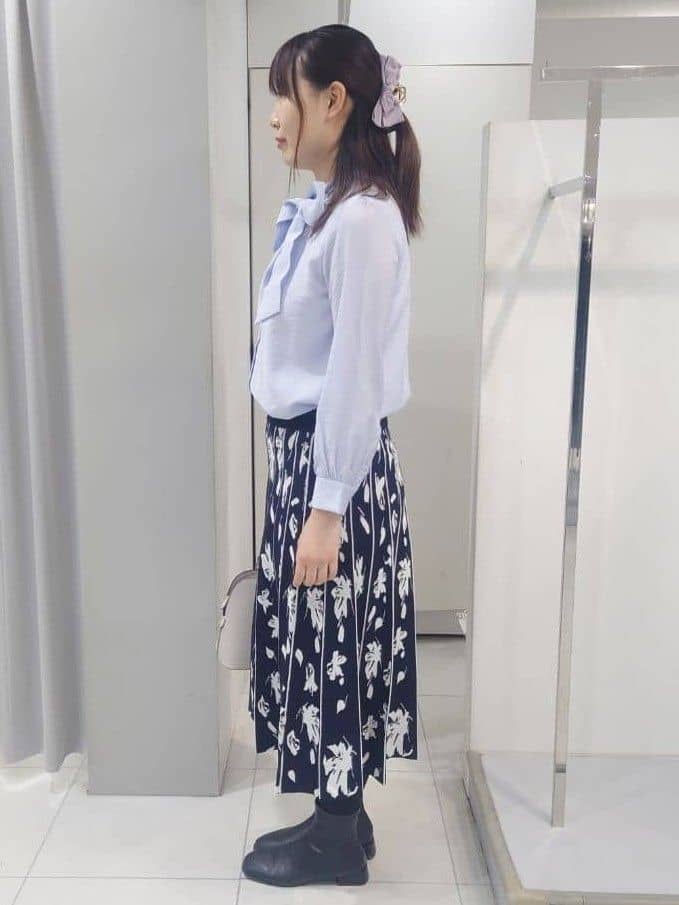 AZUSAさんの「Reflect｜【お食事会やお出かけに◎】ふんわりジャカード編みカーディガン」を使ったコーディネート
