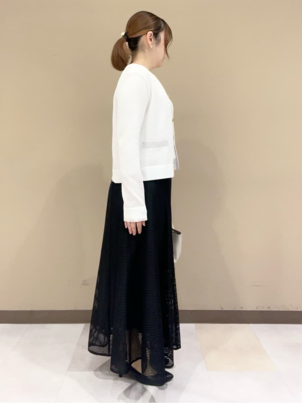 Tomoさんの「UNTITLED｜【定番人気/はっ水/洗える】タスランショートトレンチコート」を使ったコーディネート