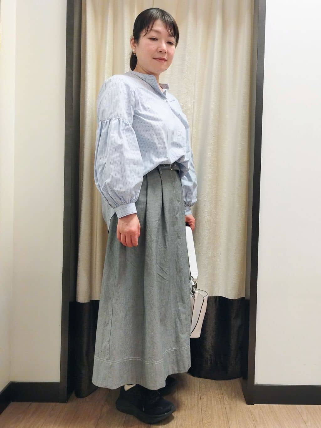 junさんの「Reflect｜【レイヤードにおすすめ◎】バンドカラーボリュームスリーブシャツ」を使ったコーディネート
