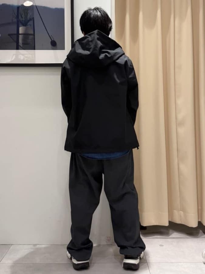 はさんの「THE SHOP TK｜【季節の変わり目に最適】ナイロンマウンテンパーカ  防風/洗濯機OK」を使ったコーディネート