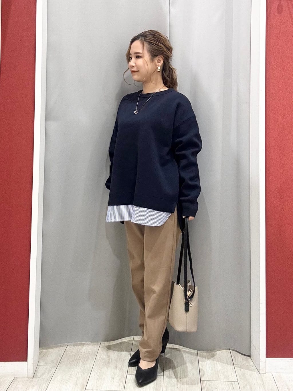 shioさんの「SHOO･LA･RUE｜【洗濯機可/S-LL】ベルト風デザインがアクセント きれい見えテーパードパンツ」を使ったコーディネート