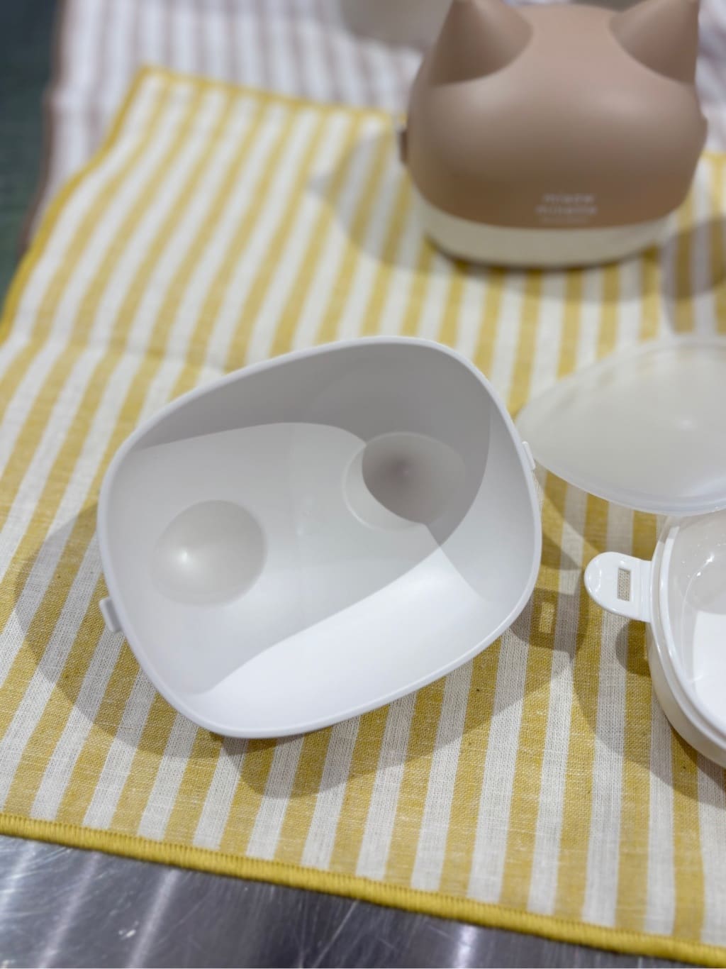 muuさんの「212 KITCHEN STORE｜にゃお ねこみみステンレスマグボトル P」を使ったコーディネート