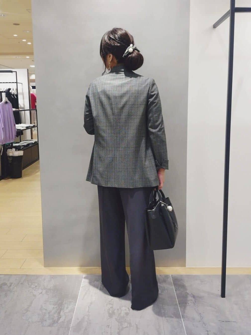 TOMOMIさんの「INDIVI｜【着心地◎！】タックワイドパンツ」を使ったコーディネート