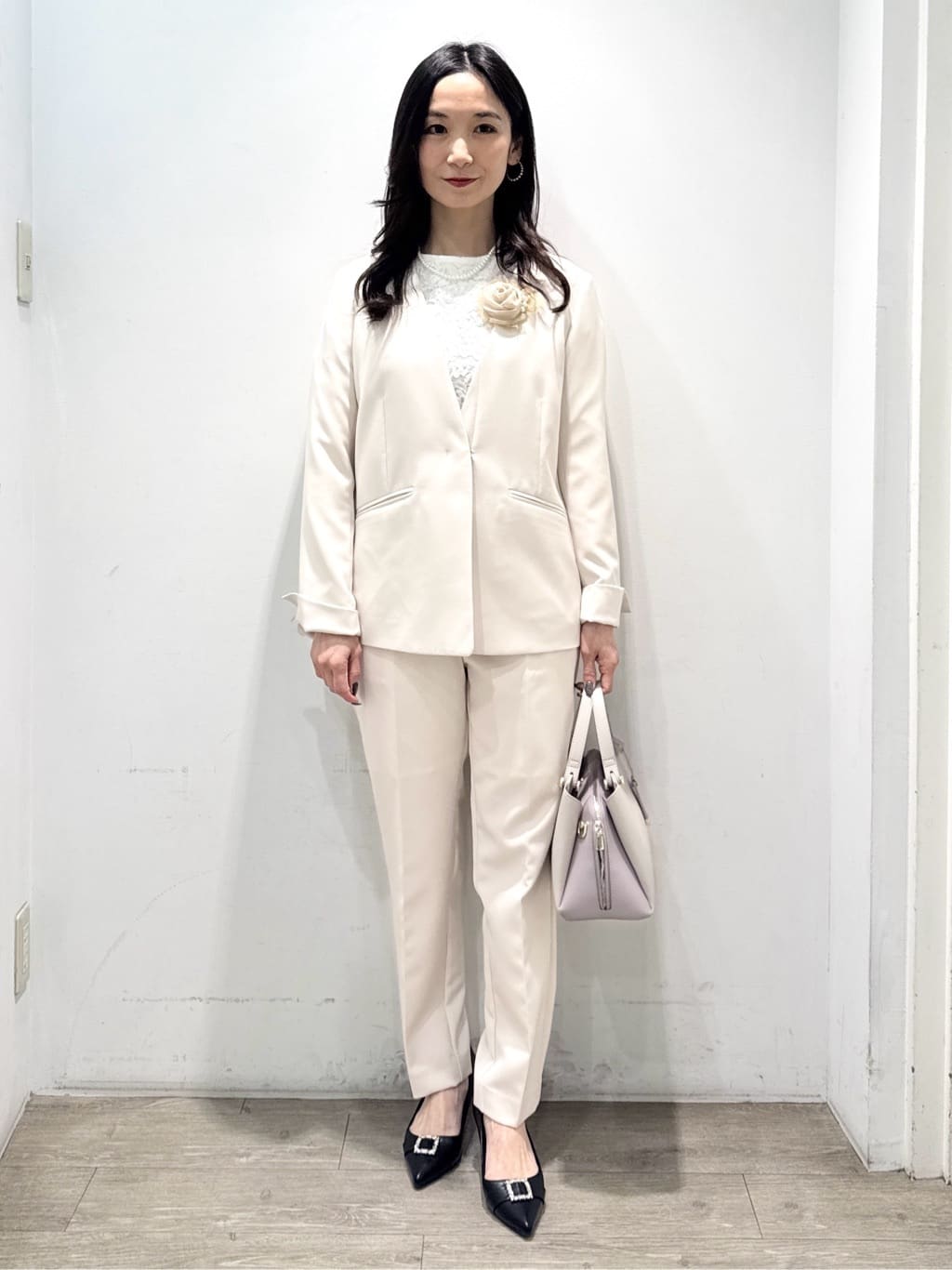 yuicciさんの「OPAQUE.CLIP｜《通勤／セットアップ対応》 パイピングVネックジャケット【洗濯機OK】」を使ったコーディネート